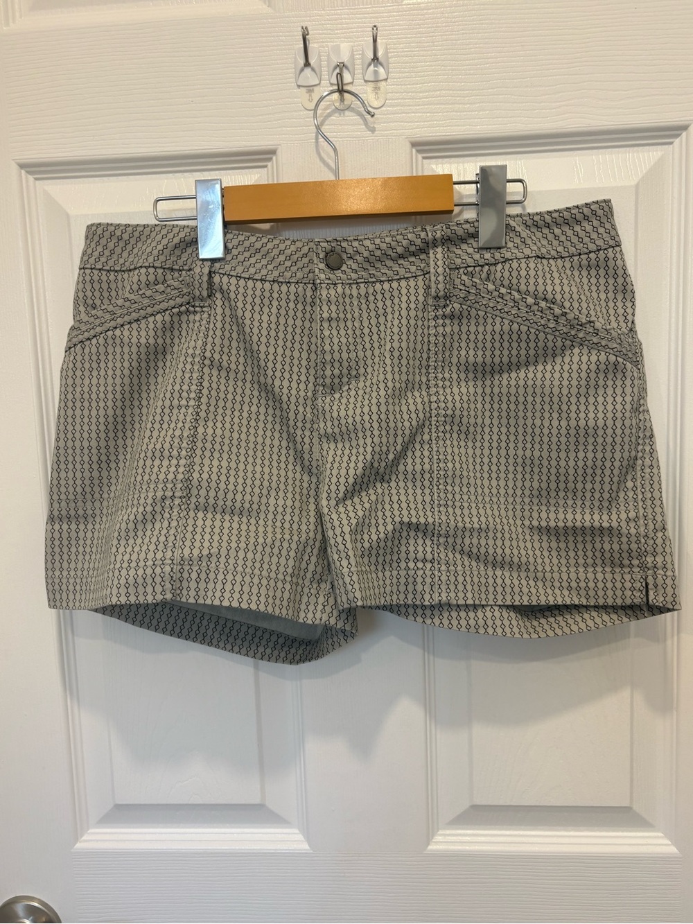Lole Beige and Black Geometric Woven Shorts #1047